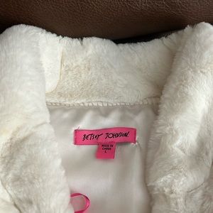 Betsy Johnson girls fur cape